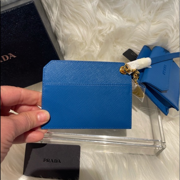 ❣️❣️SOLD❣️❣️Prada blue saffiano keychain/card case wallet - Picture 4 of 6